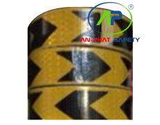 Băng keo phản quang tổ ông mủi tên vàng đen 50 mét/cuộn 